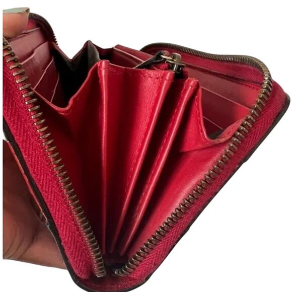 GUCCI Queen Margaret Bee-embellished Leather Zip Around Wallet - Picture 6 of 13